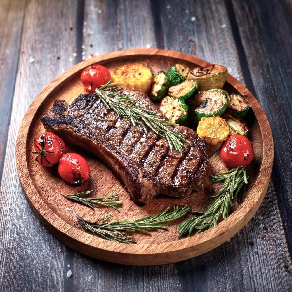 A perfectly cooked chuck steak on a plate